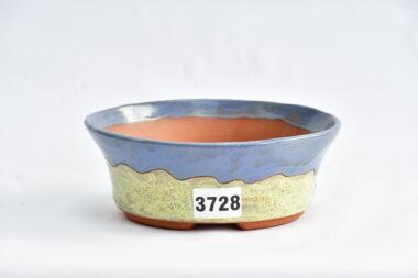 Handgetöpferte, runde Schale